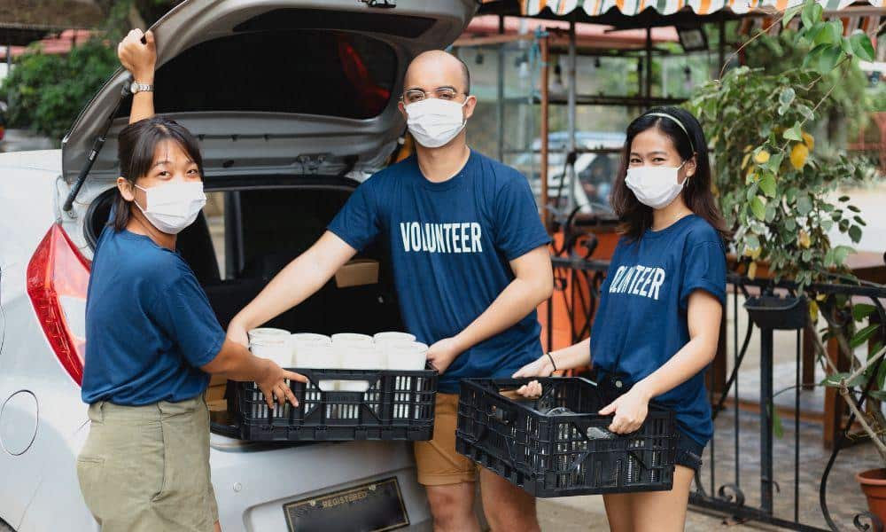 Can volunteers be insured under nonprofit policies in Virginia