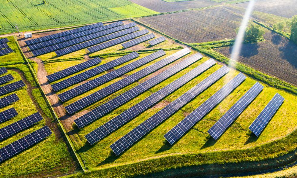 What types of insurance are essential for energy companies in Arizona