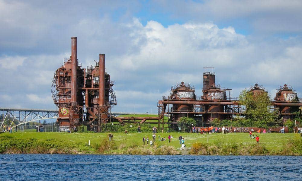 What types of insurance do energy companies in Maryland need