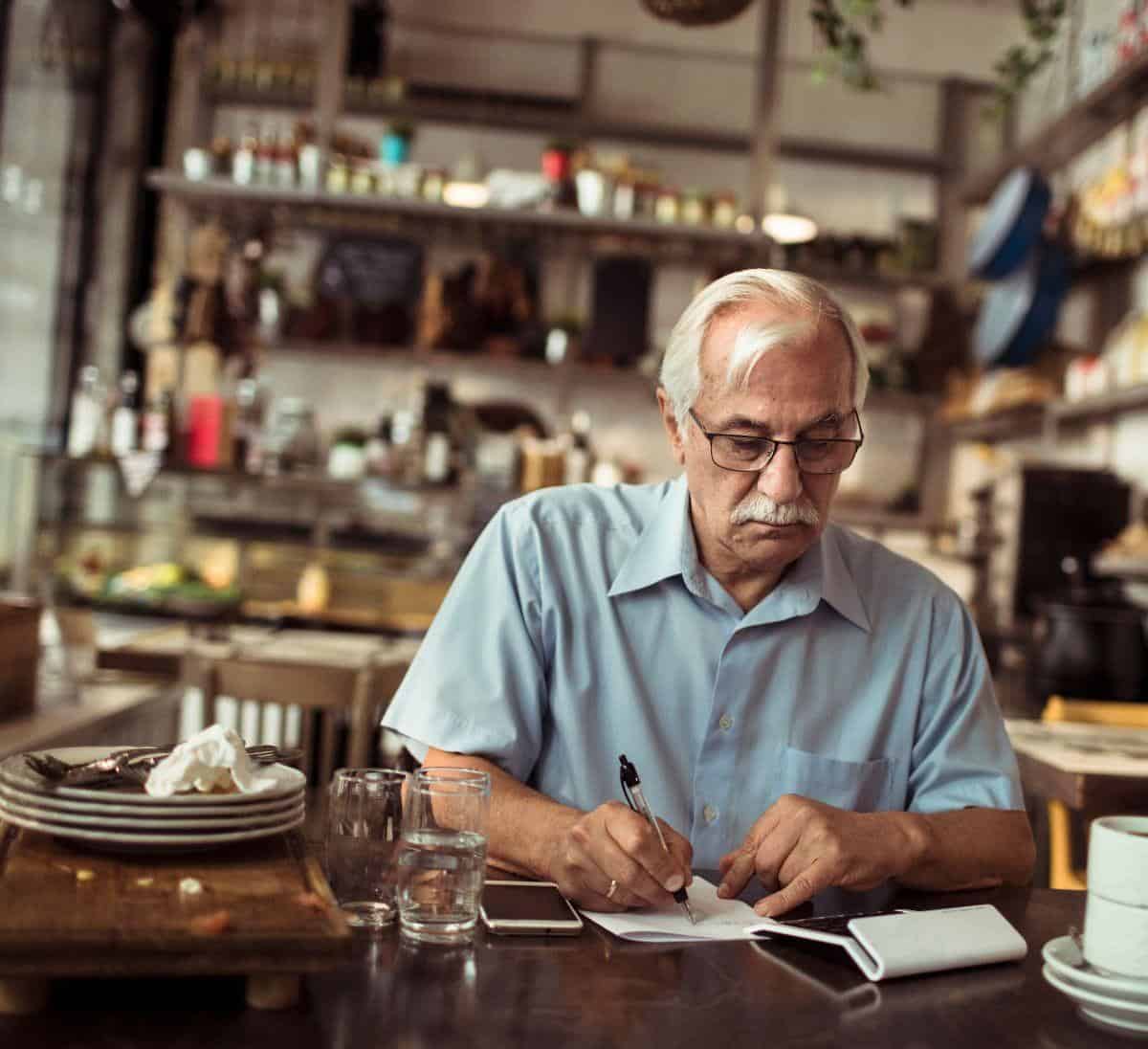 small business owner in Indiana looking for insurance quotes online